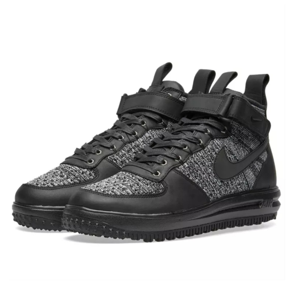Nike Lunar Force Flyknit sneaker